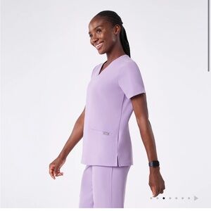Figs Lavender Dew Scrub Top